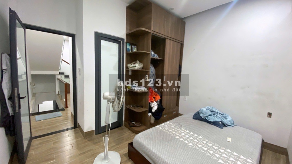 BÁN GẤP NHÀ 3 TẦNG KQH HƯƠNG SƠ VỊ TRÍ ĐẸP