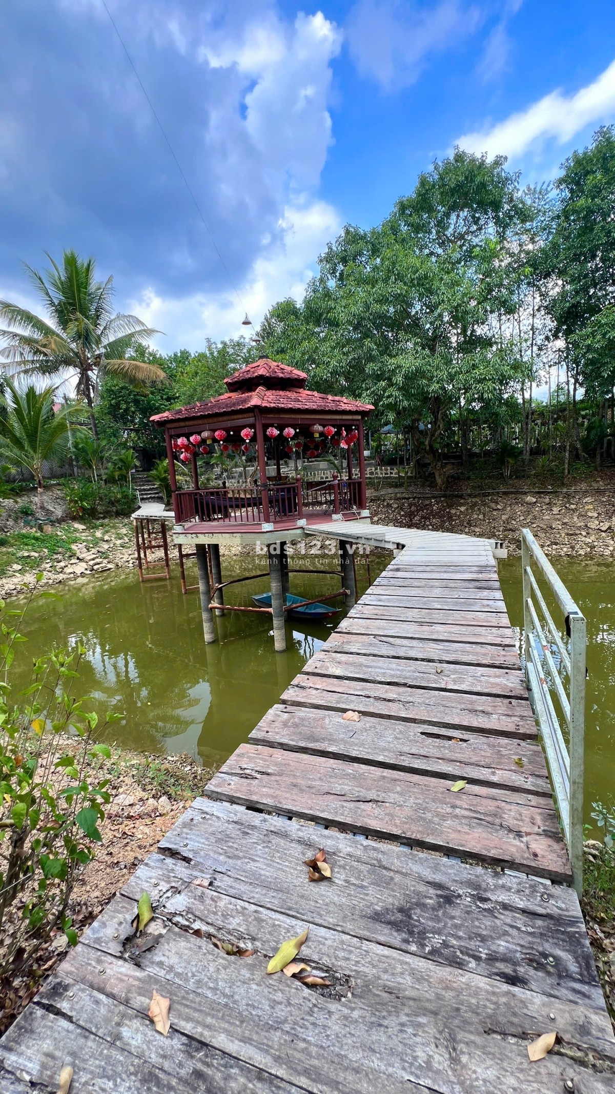 Chính chủ bán nhà vườn nghỉ dưỡng siêu đẹp Định Quán