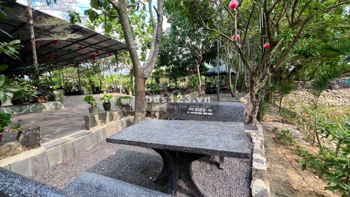 Chính chủ bán nhà vườn nghỉ dưỡng siêu đẹp Định Quán