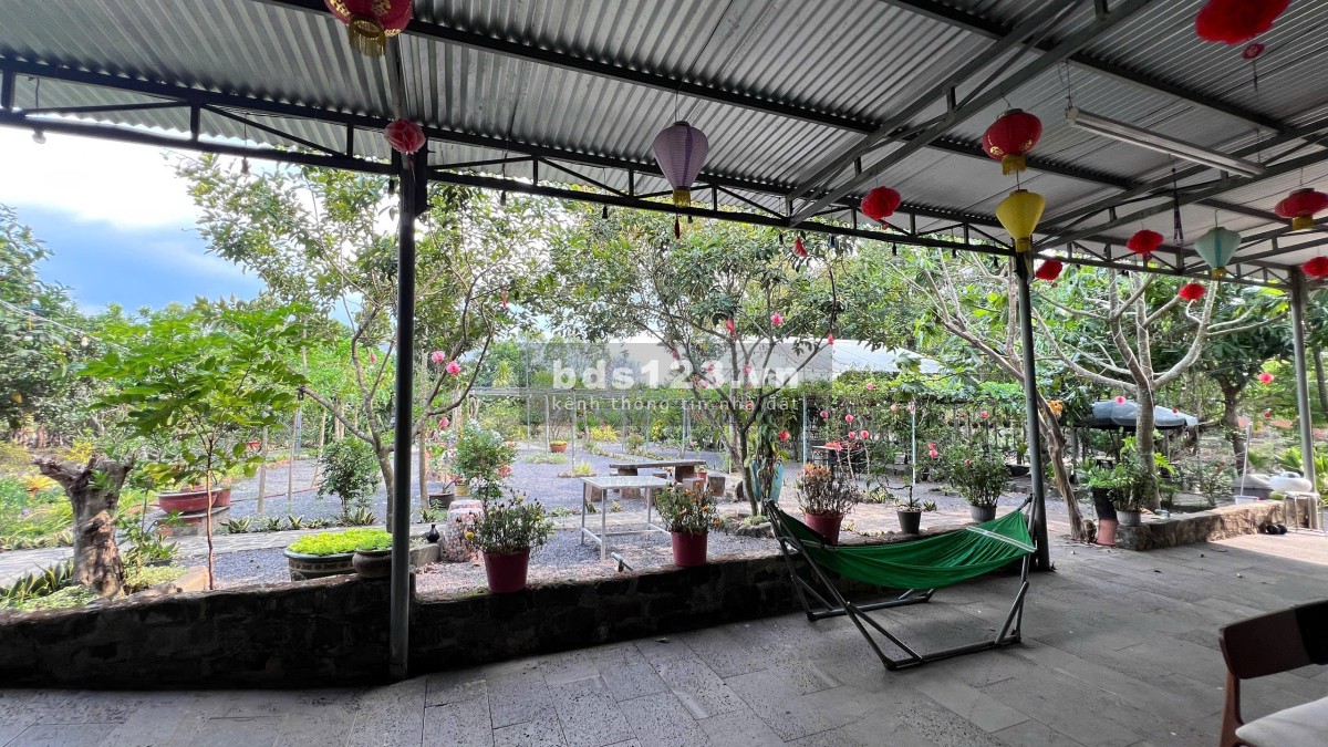 Chính chủ bán nhà vườn nghỉ dưỡng siêu đẹp Định Quán