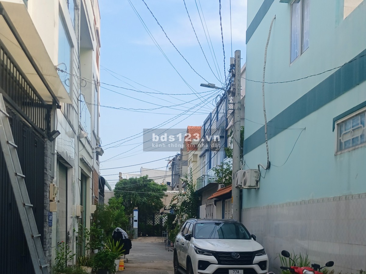 Bán gấp nhà mặt phố Lò Lu tại P. Trường Thạnh, Quận 9, TP.HCM, 4,25 tỷ, 71m2