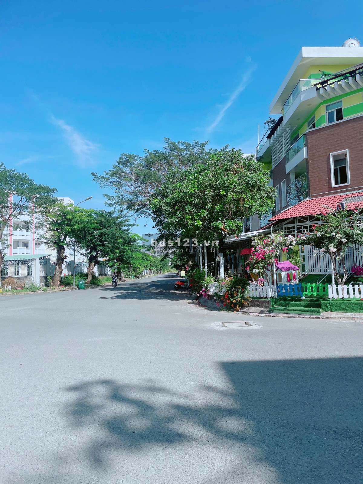Cần bán lô đất Biệt Thự nền Q - 200m2 căn góc đường 12m KDC 13E Intresco giá 39Tr/m2