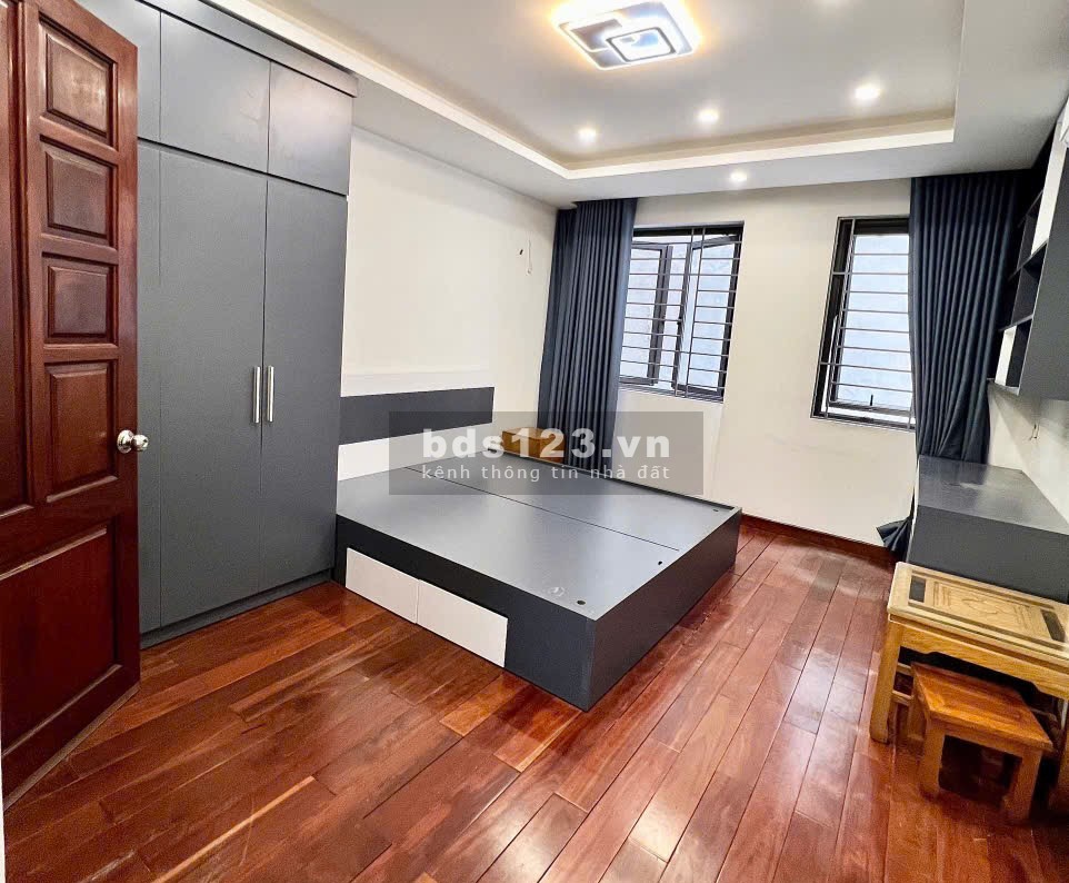 BÁN GẤP NHÀ Q.CẦU GIẤY--SỔ ĐẸP 5 TẦG Ở NGAY