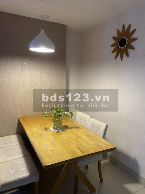 Chung cư Screc, P12, Q3, CĂN GÓC, 2p, 2wc, 85m2, giá 13tr/tháng