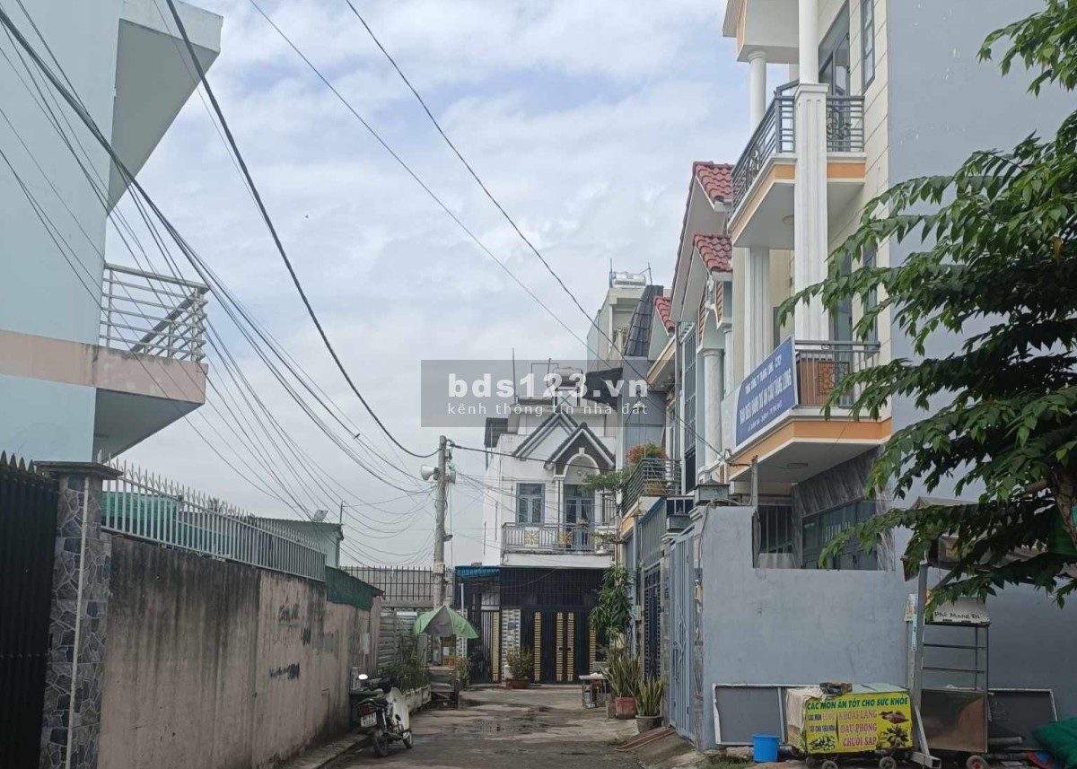Bán nhà mặt phố tại Lã Xuân Oai, 4,65 tỷ VND, 58 m2