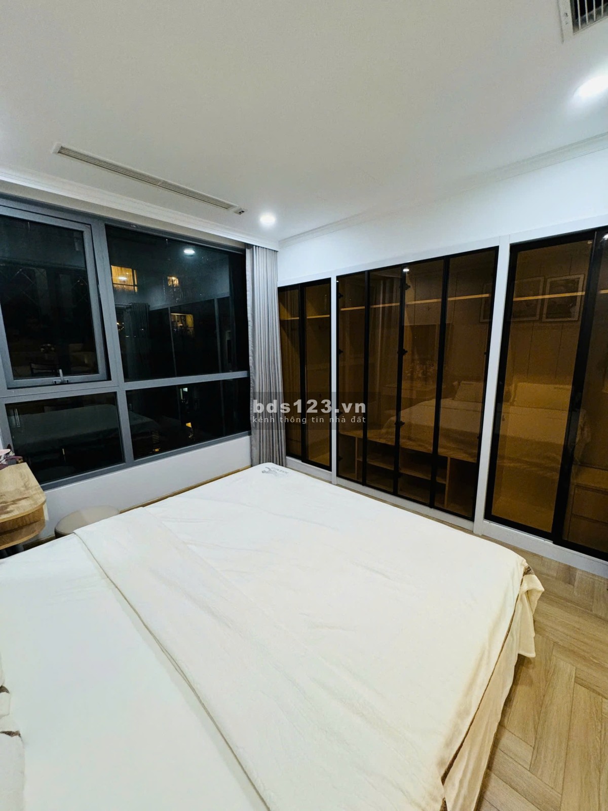  0975997166 Giá chỉ: 6.1 tỷ Bán Căn Hộ 2PN 74m2 Green Pearl 378 Minh Khai, HN.
