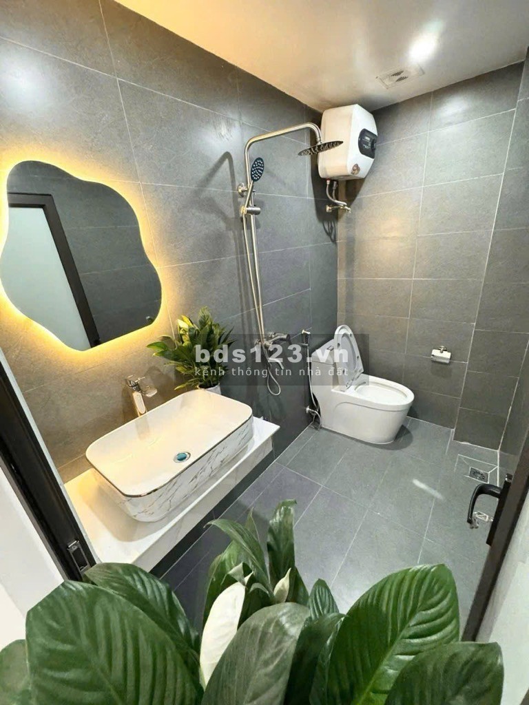 Bán nhà Hoàng Hoa Thám nhà đẹp, hiếm có, 37m2 chỉ 6.68 tỷ
