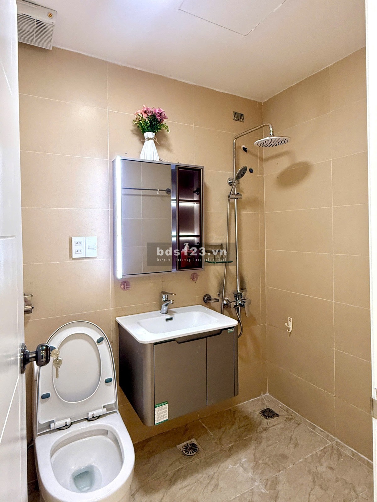 Căn 119m2 (3pn3wc) Q. Bình Tân sổ hồng sẵn, nhà mới, nội thất