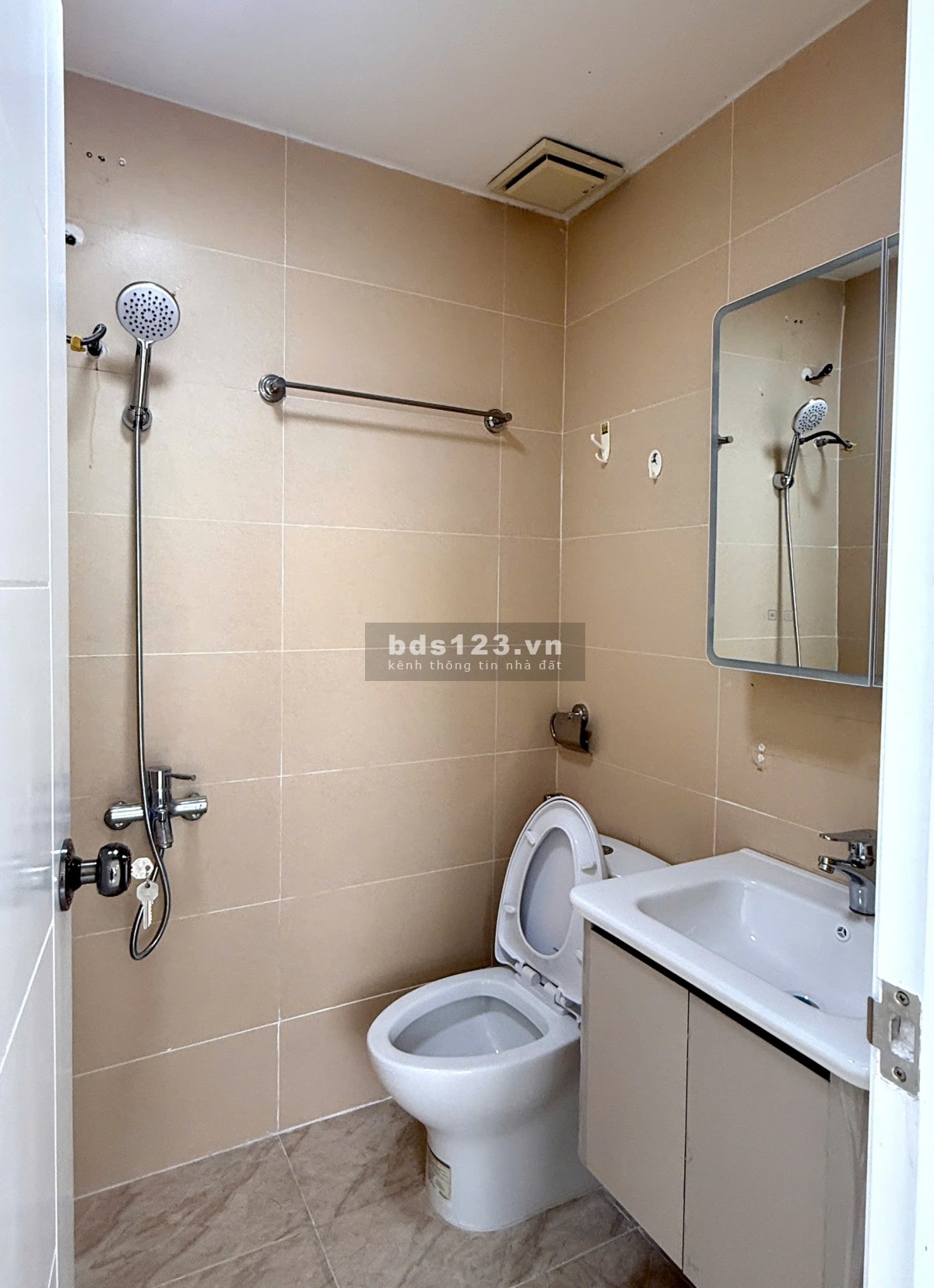 Căn 119m2 (3pn3wc) Q. Bình Tân sổ hồng sẵn, nhà mới, nội thất