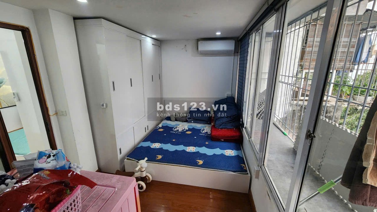 Bán căn hộ tập thể Nghĩa Tân, Cầu Giấy, tầng 4, 70m2