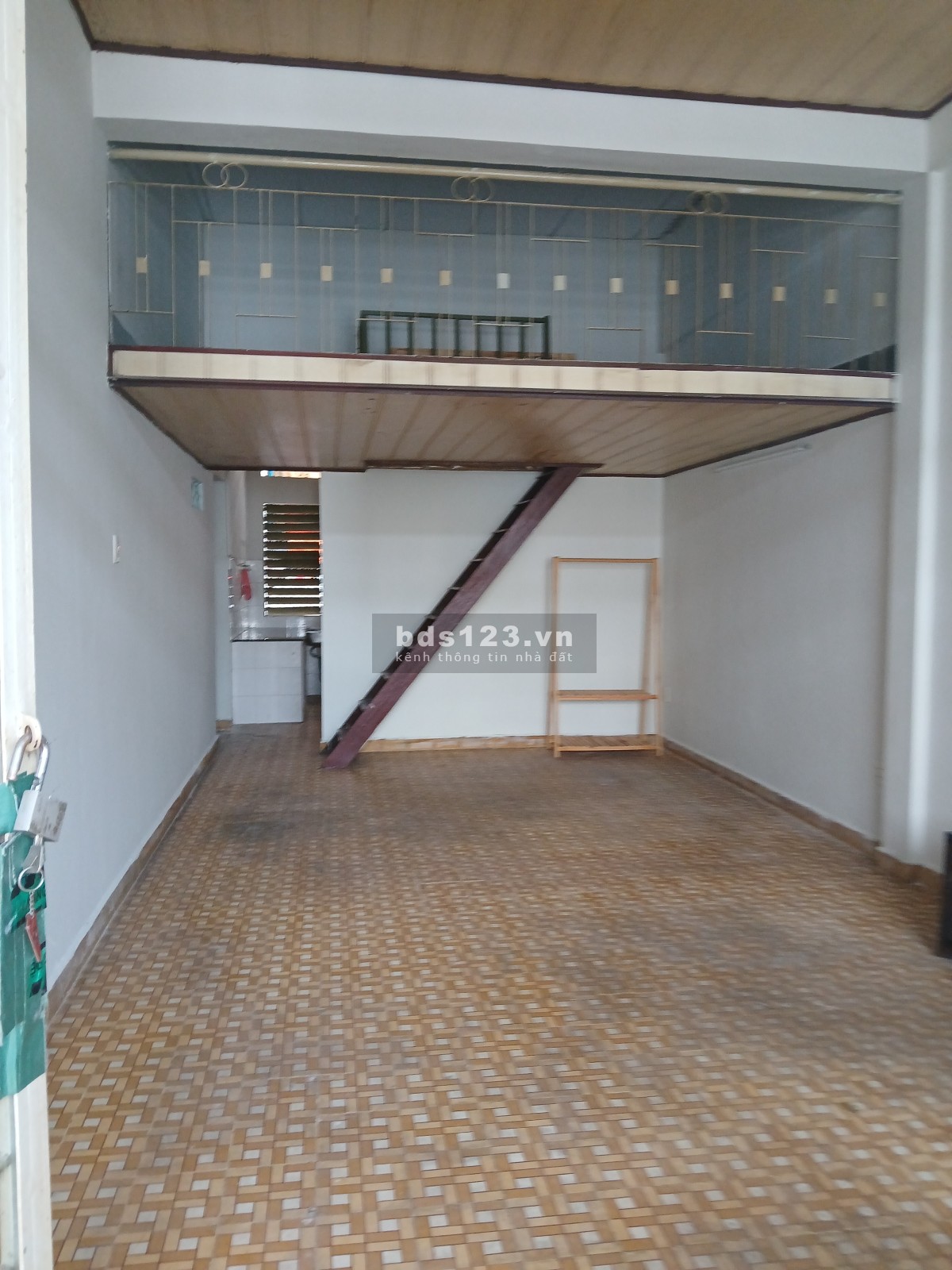 Chính chủ cho thuê chung cư rộng 45m2 + Gác lững 18m2. Đường Trần Quang Diệu. F12. Q3. Giá 6 triệu.
