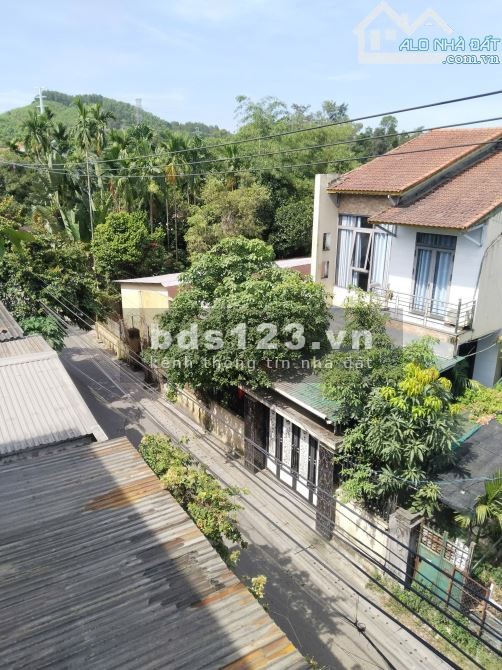 Bán nhà 4 tầng đẹp như khách sạn mặt tiền Nguyễn Hữu Cảnh, Huế