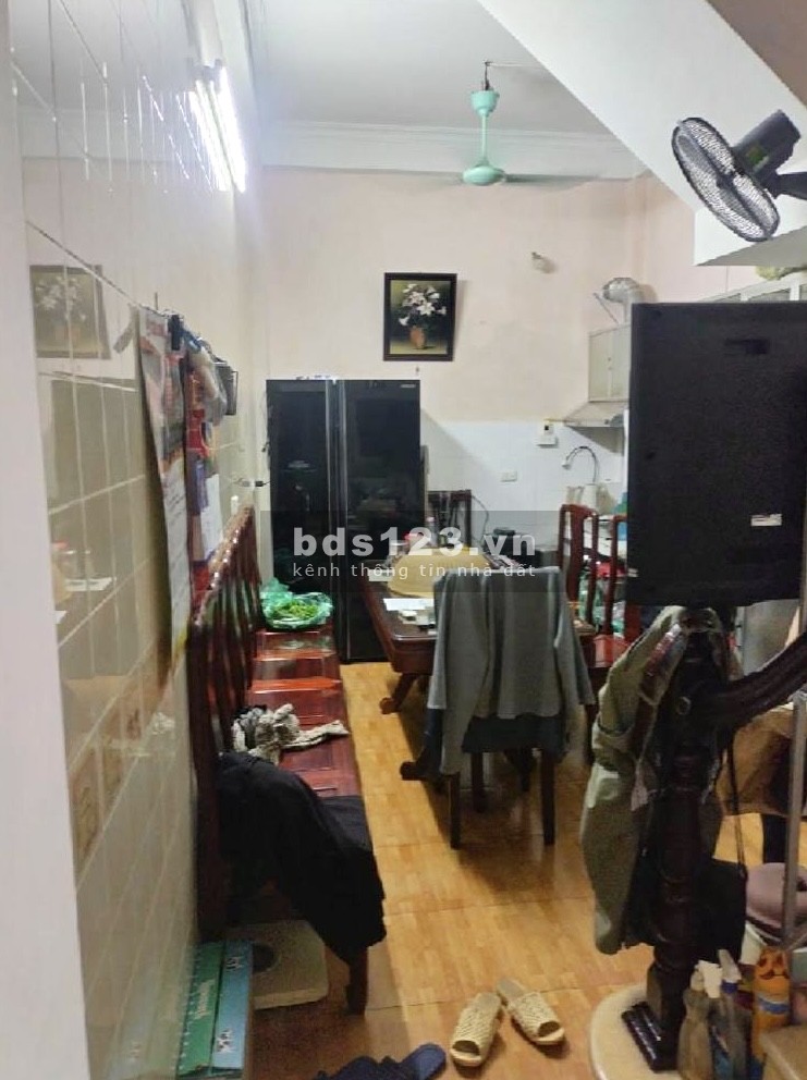 Bán nhà mặt phố Hoàng Hoa Thám – Nhà 4 tầng, giá chỉ 6 tỷ – Phân lô, ô tô đỗ cửa
