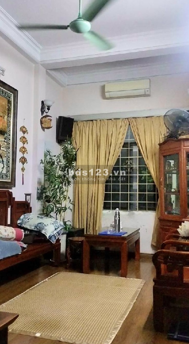 Bán nhà mặt phố Hoàng Hoa Thám – Nhà 4 tầng, giá chỉ 6 tỷ – Phân lô, ô tô đỗ cửa
