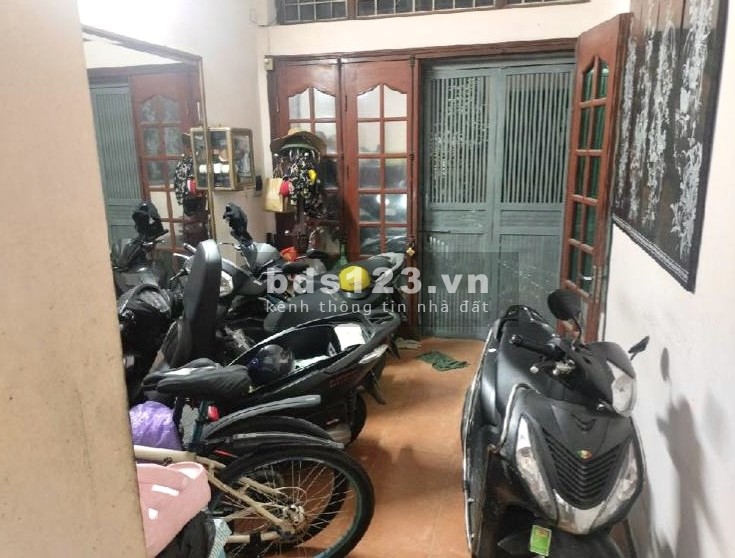 Bán nhà mặt phố Hoàng Hoa Thám – Nhà 4 tầng, giá chỉ 6 tỷ – Phân lô, ô tô đỗ cửa