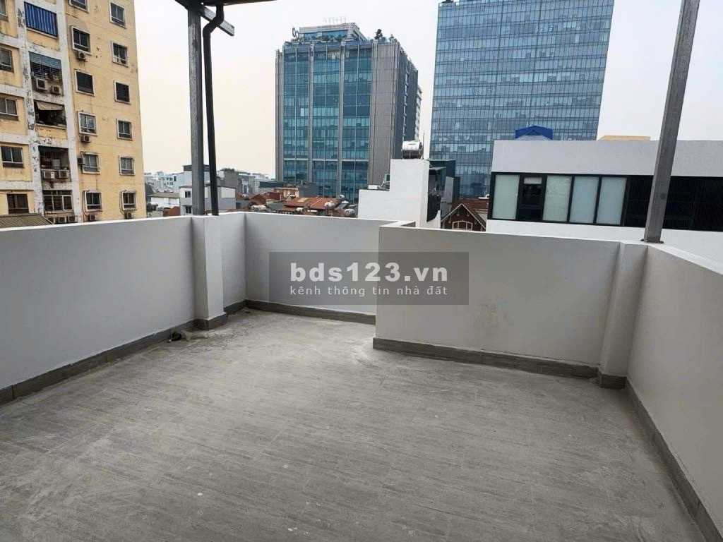 Siêu phẩm Hoàng Cầu, Đống Đa, 7 tầng thang máy mới xây, ô tô đỗ cửa, ngay sát phố
