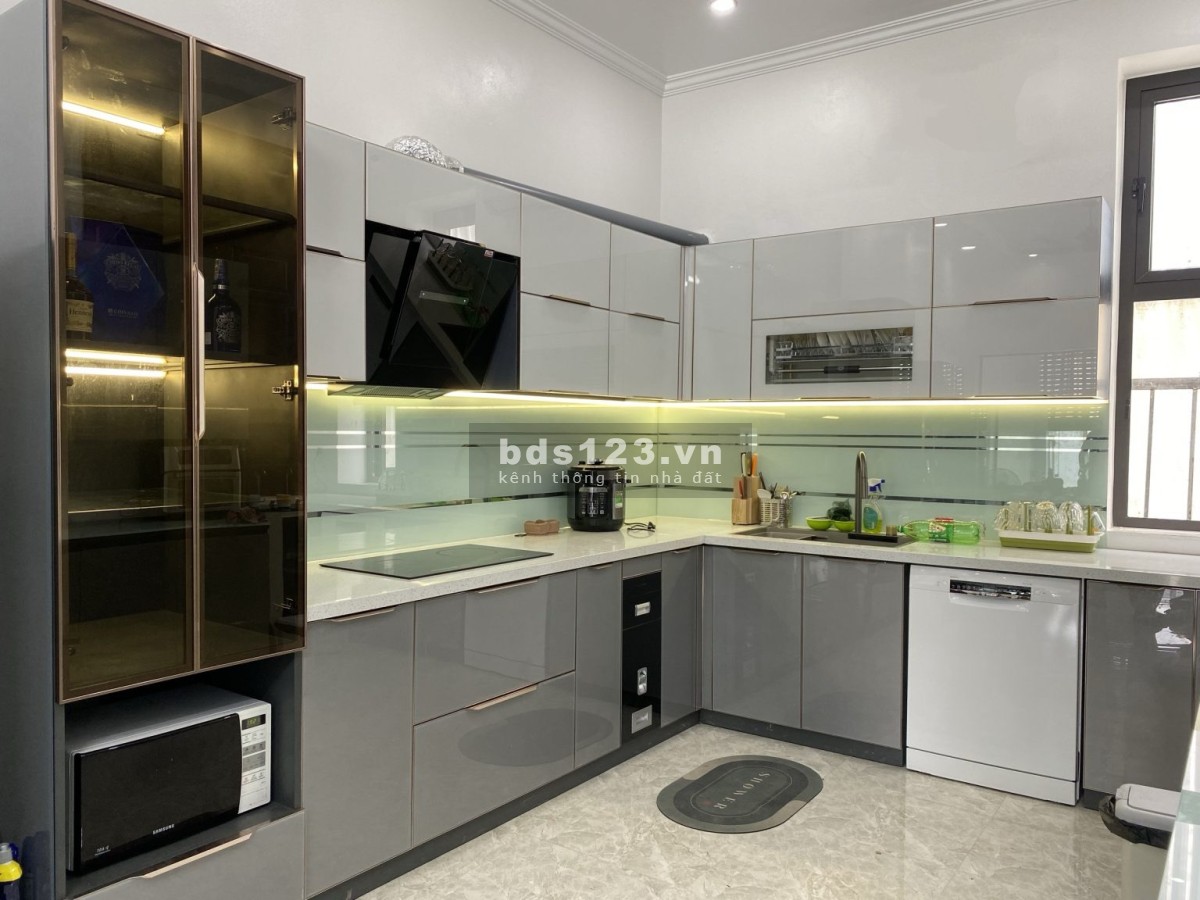 Siêu phẩm Hoàng Cầu, Đống Đa, 7 tầng thang máy mới xây, ô tô đỗ cửa, ngay sát phố