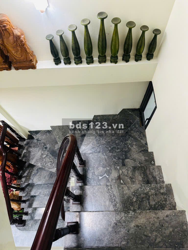 Phân Khu Tổng cục Chính trị Lai xá 82m- 3 tầng- Ô tô đỗ cửa- nhỉnh 10tỷ.