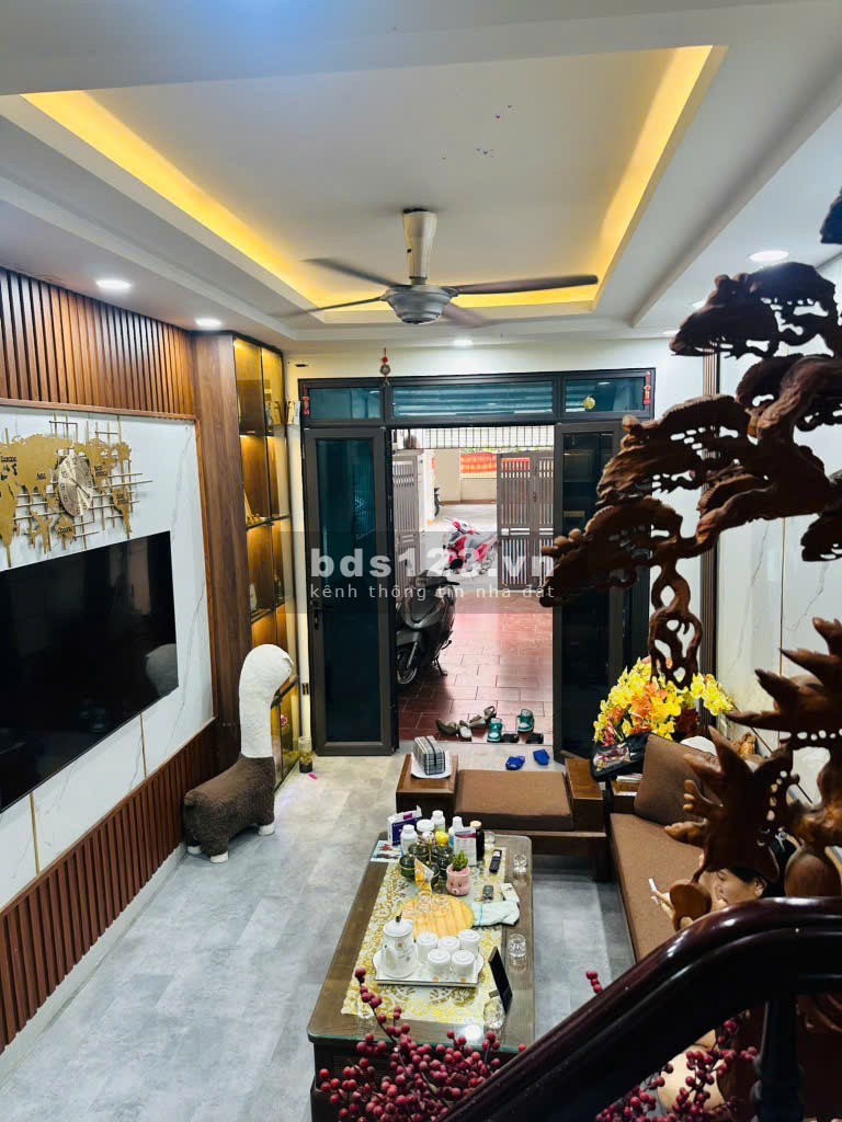 Phân Khu Tổng cục Chính trị Lai xá 82m- 3 tầng- Ô tô đỗ cửa- nhỉnh 10tỷ.