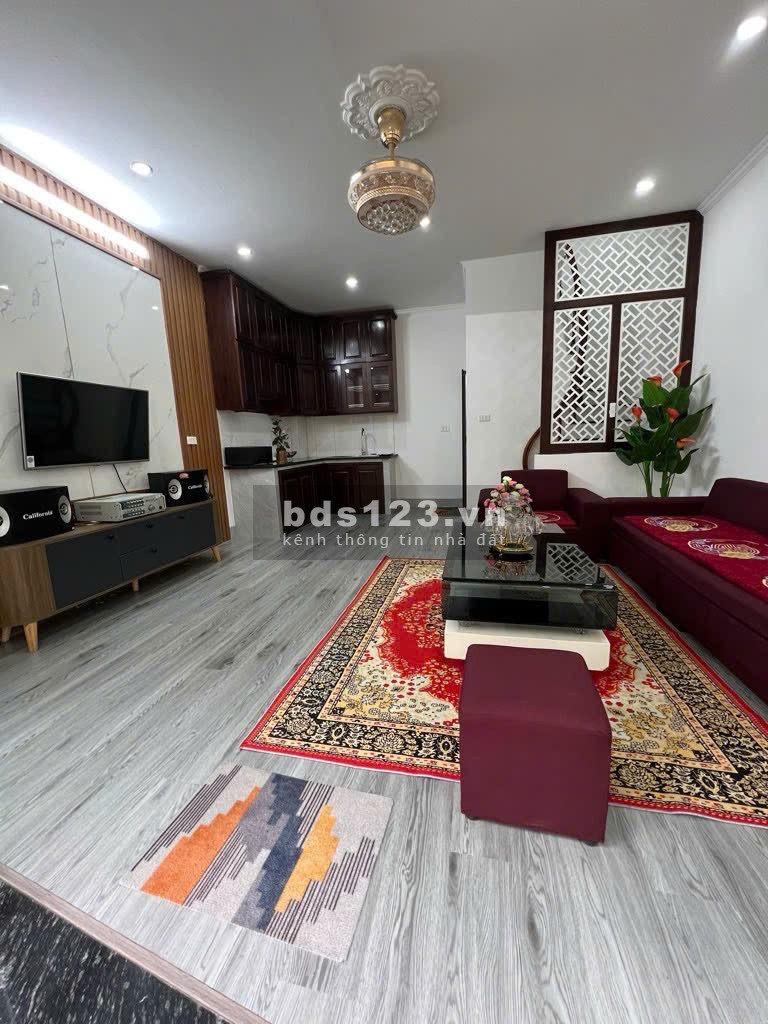 NHÀ TÂN MAI - NHỎ TIỀN – OTO ĐỖ CỬA - FULL NỘI THẤT – 2.9 TỶ