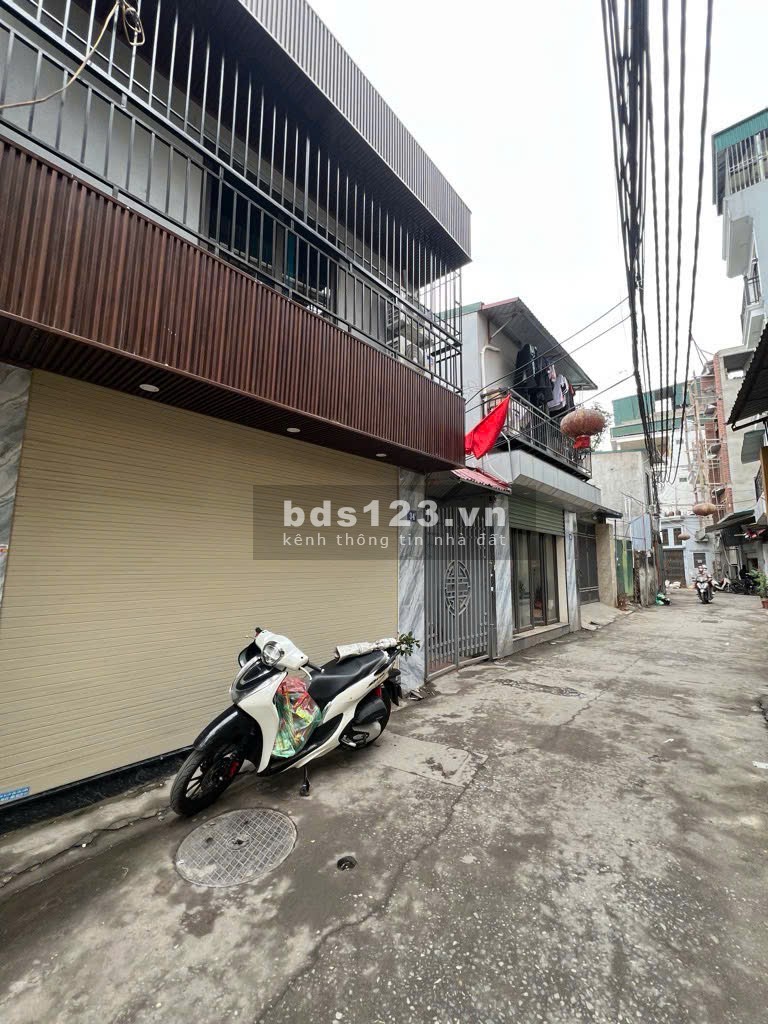 NHÀ TÂN MAI - NHỎ TIỀN – OTO ĐỖ CỬA - FULL NỘI THẤT – 2.9 TỶ