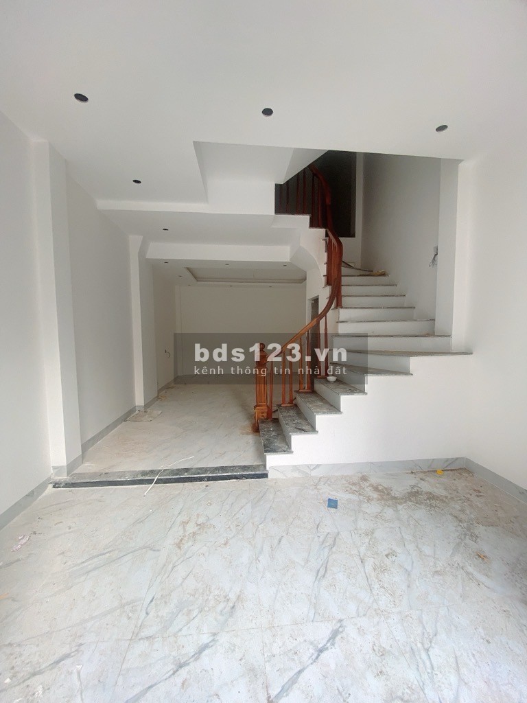 Bán nhà Thôn Thượng nhà đẹp ngõ oto đi vài bước oto đỗ Diện tích 35m - 4,25 tỷ