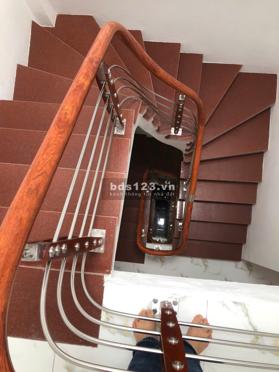 Chính chủ bán nhà 5 tầng đẹp Long Biên – Gần trường học, giao thông tiện, giá chỉ 6,15 tỷ!