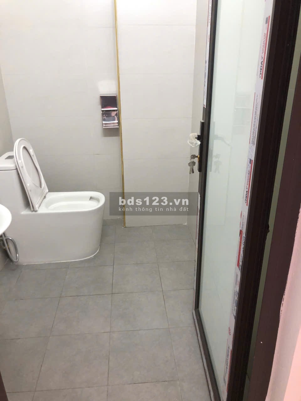 Chính chủ bán nhà 5 tầng đẹp Long Biên – Gần trường học, giao thông tiện, giá chỉ 6,15 tỷ!