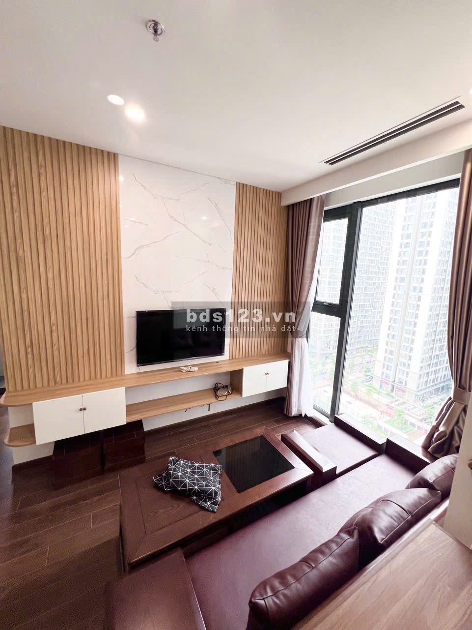 Bán gấp căn 2N+ 63m2 toà MASTERI B Vinhomes Smart tầng siêu đẹp giá siêu tốt 5 tỷ 380