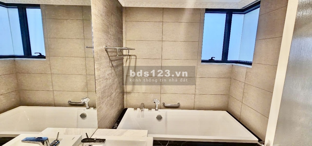 Bán 3PN, 2WC Diamond, giá 7.5 tỷ full nội thất đẹp, tặng 3 năm free PQL Celadon Q.Tân Phú