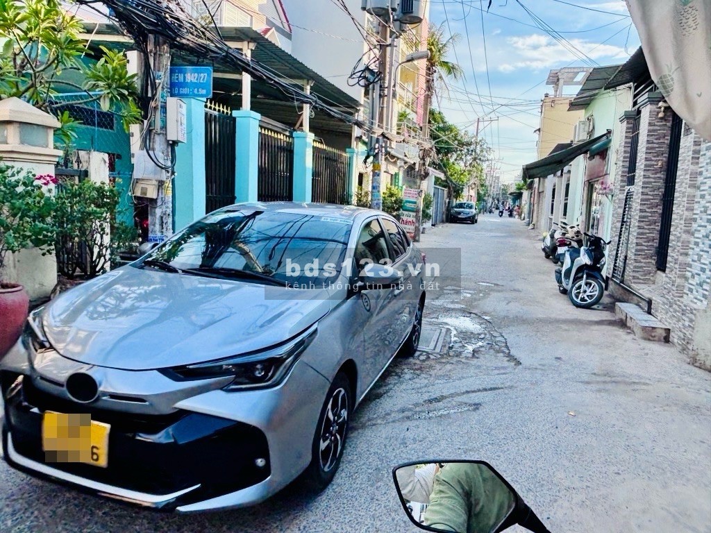 Nhà mới 4 tầng – 5 phòng ngủ – Cách HTP 68m – Giá chỉ 4.95 tỷ (thương lượng)