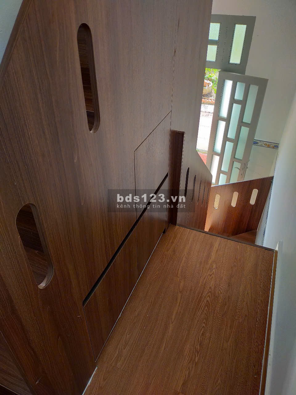 Chủ nhà cần dòng tiền kinh doanh bán nhanh căn nhà thiết kế đẹp giá 500 triệu tại Bình Chánh
