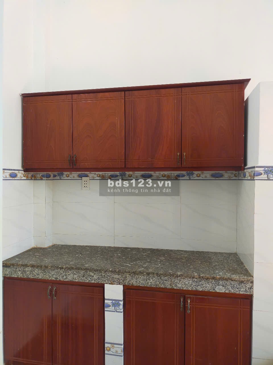 Chủ nhà cần dòng tiền kinh doanh bán nhanh căn nhà thiết kế đẹp giá 500 triệu tại Bình Chánh