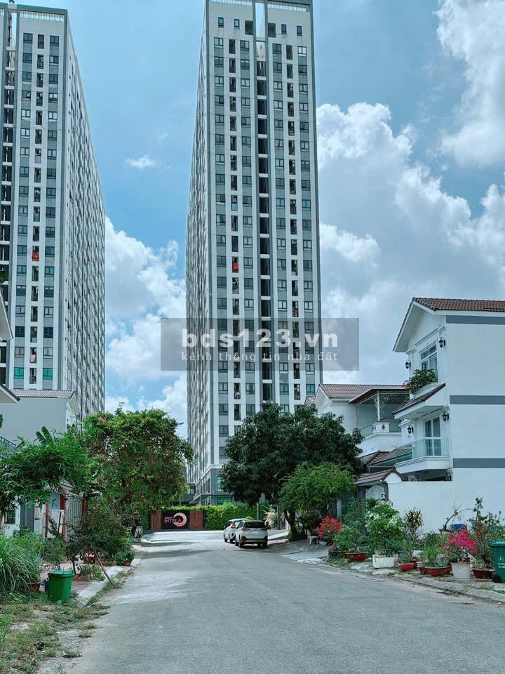 Bán GẤP nền nhà phố KDC 13E - 100m2 đường lớn 20m giá 5 Tỷ 2 hướng Tây Bắc view đẹp