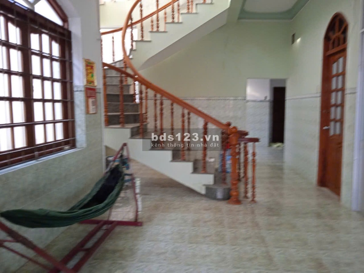 cho thuê nhà nguyên căn rộng thoáng giá 6tr cọc 1 tháng lâu dài