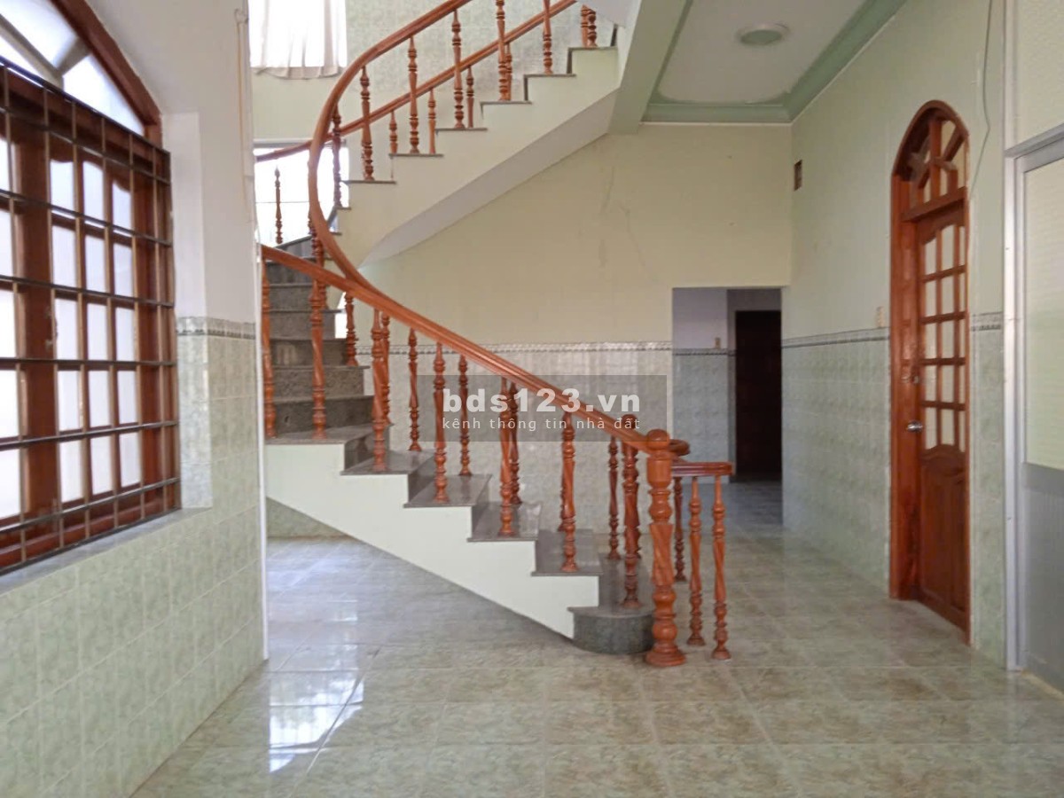 cho thuê nhà nguyên căn rộng thoáng giá 6tr cọc 1 tháng lâu dài