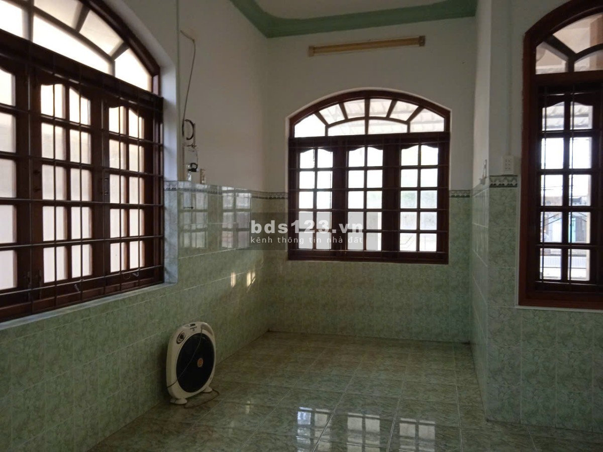 cho thuê nhà nguyên căn rộng thoáng giá 6tr cọc 1 tháng lâu dài