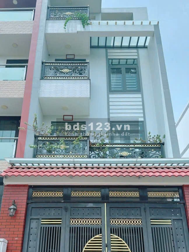 Cần Vốn KD Tôi bán GẤP nhà mặt tiền 3Tầng - 5PN đường 12m đối diện Công viên KDC 13E
