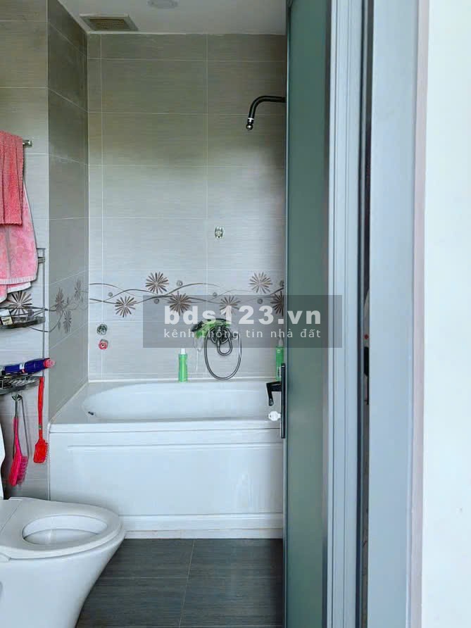 Cần Vốn KD Tôi bán GẤP nhà mặt tiền 3Tầng - 5PN đường 12m đối diện Công viên KDC 13E