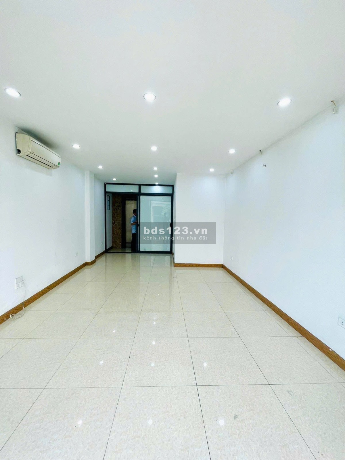 NHÀ ĐẸP TRƯỜNG CHINH - OTO TRÁNH - KD-6 TẦNG THANG MÁY - VỪA TÚI TIỀN.