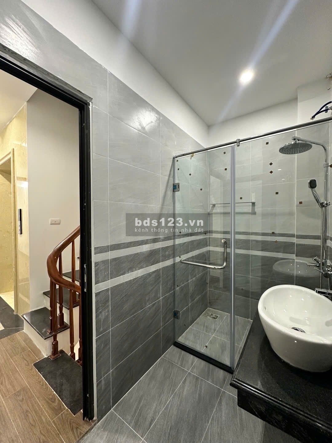 5 tầng mới xây trung tâm quận Đống Đa, cách ô tô tránh 20m, cách mặt phố 70m, hơn 10 tỷ
