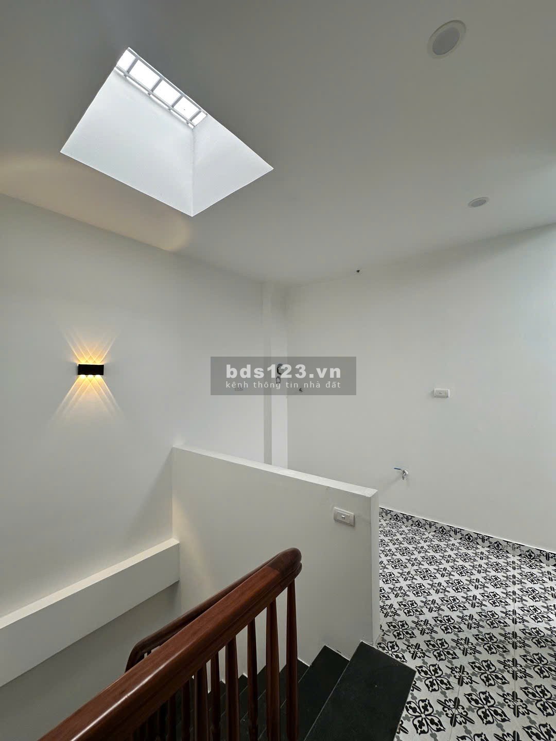 5 tầng mới xây trung tâm quận Đống Đa, cách ô tô tránh 20m, cách mặt phố 70m, hơn 10 tỷ
