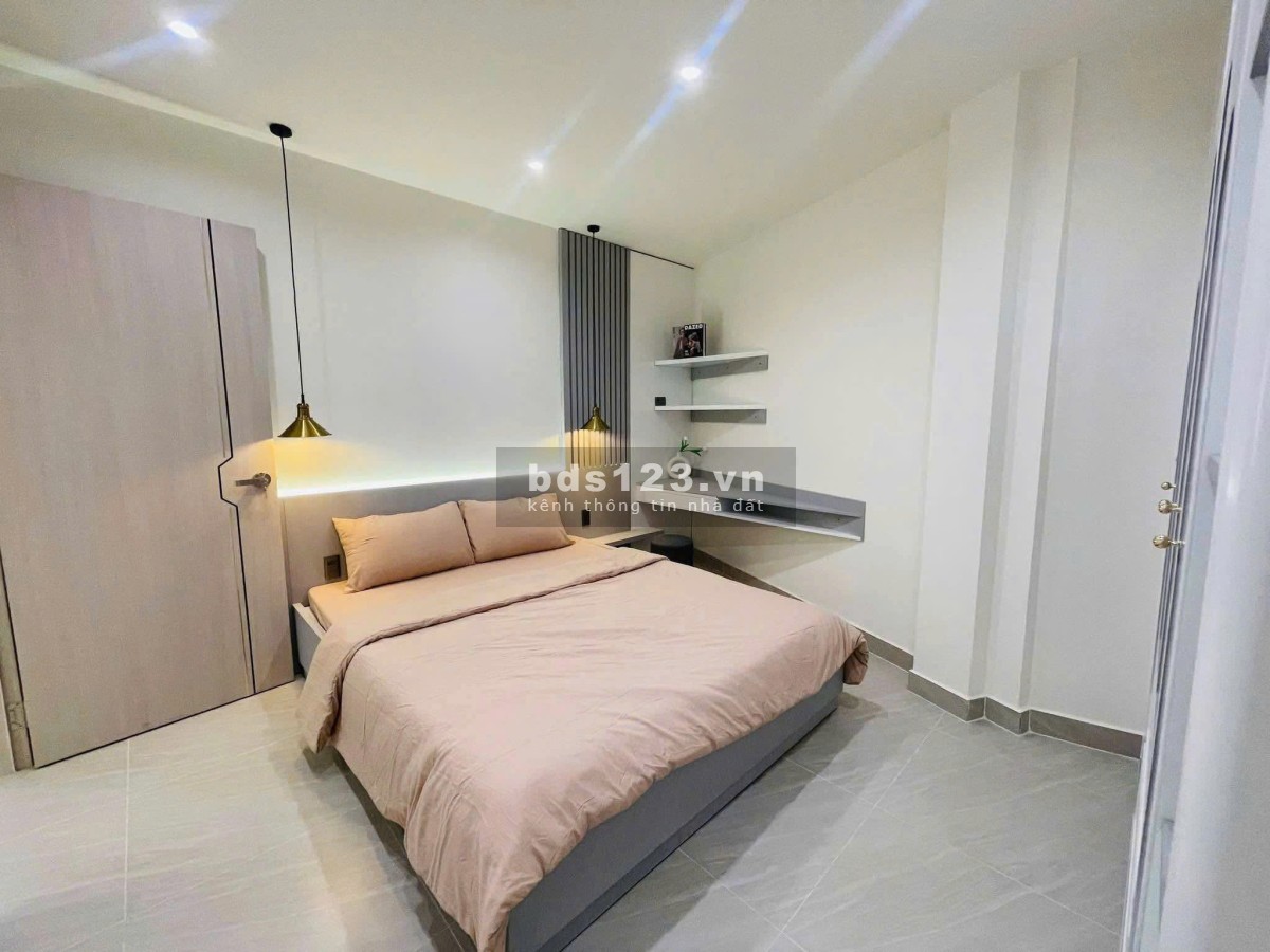 Cần bán nhanh nhà khu sầm uất Phú Nhuận, nhà mới , full nội thất, 3 lầu 4PN
