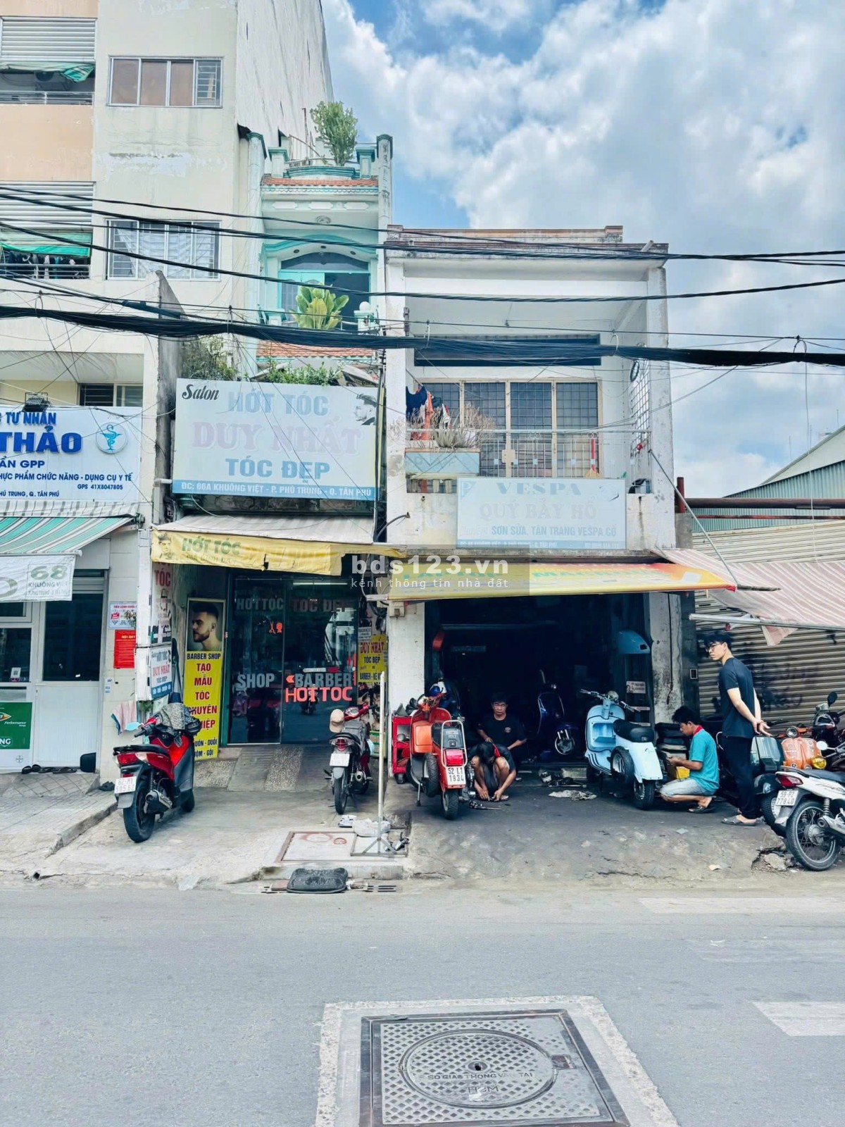 Cần bán nhà mặt tiền Khuông Việt, chia thành 2 nhà, vừa cho thuê kd, vừa ở, có thu nhập ổn định