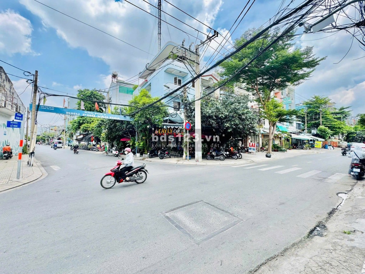 Cần bán nhà mặt tiền Khuông Việt, chia thành 2 nhà, vừa cho thuê kd, vừa ở, có thu nhập ổn định