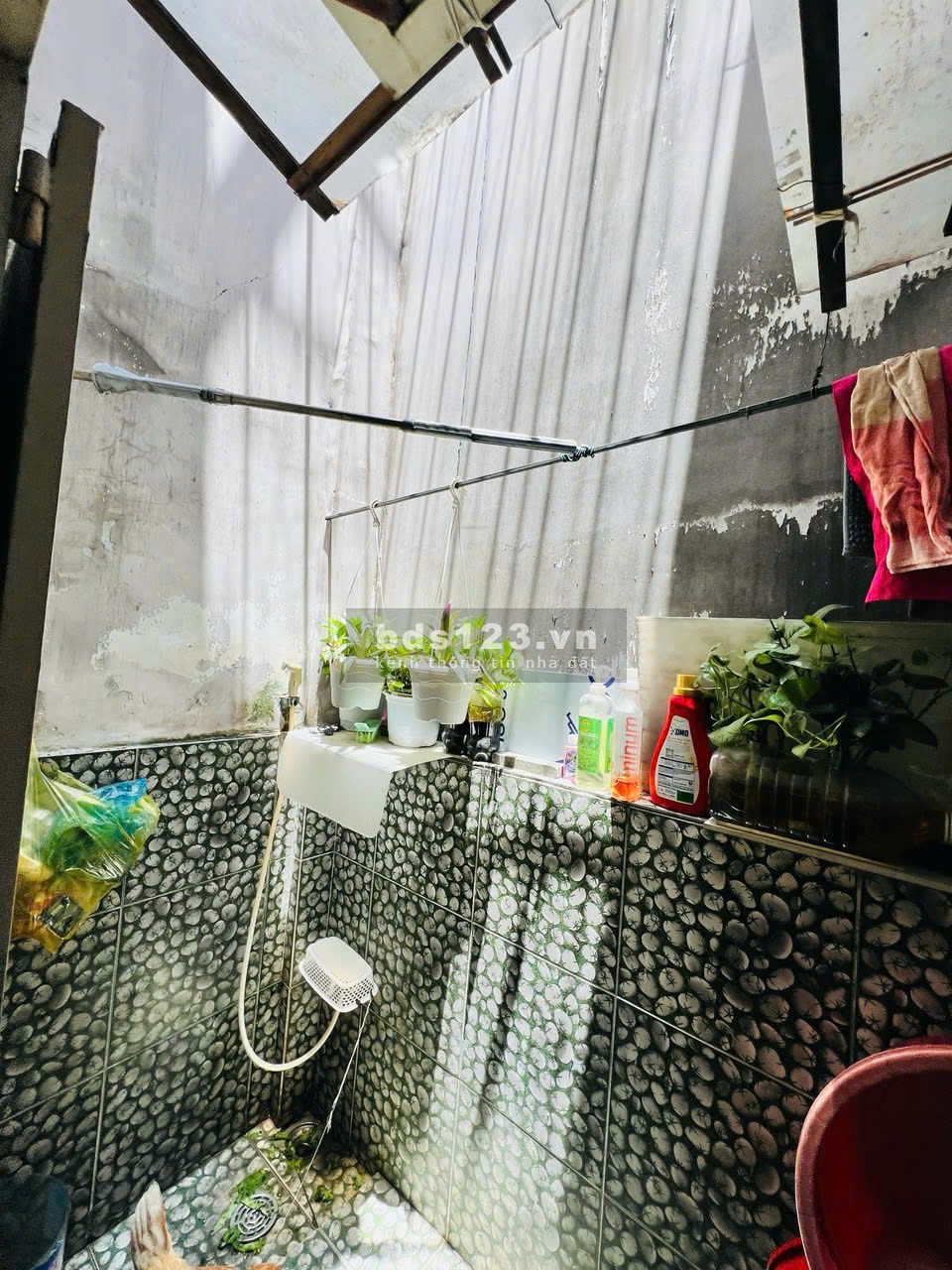 Nhà mặt tiền, nhà mới, giá rẻ, cần bán gấp tại NGUYỄN BÁ TÒNG, P.11, Q. TÂN BÌNH