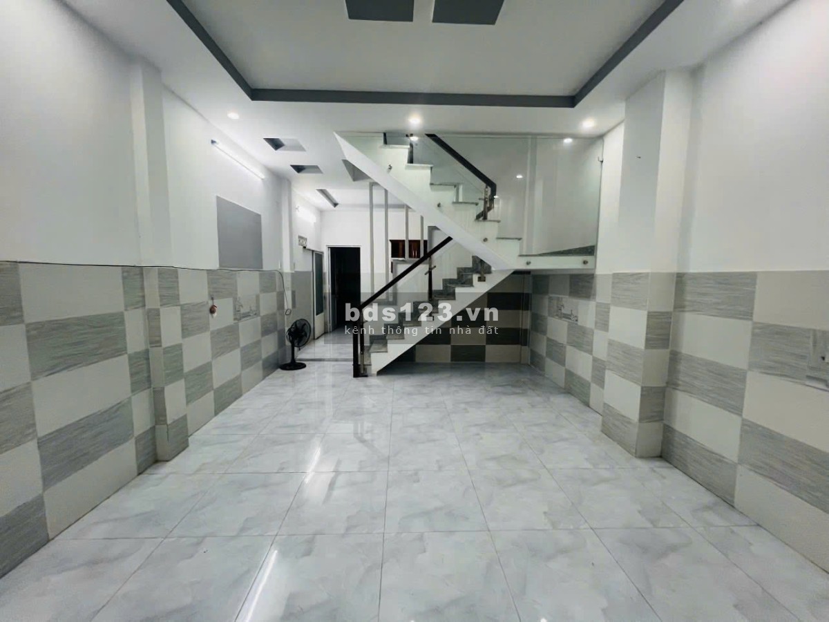 1 SẸC NHÀ NGUYỄN TRỌNG TUYỂN, P.2, Q. TÂN BÌNH. NHÀ MỚI 2 TẦNG Ở NGAY