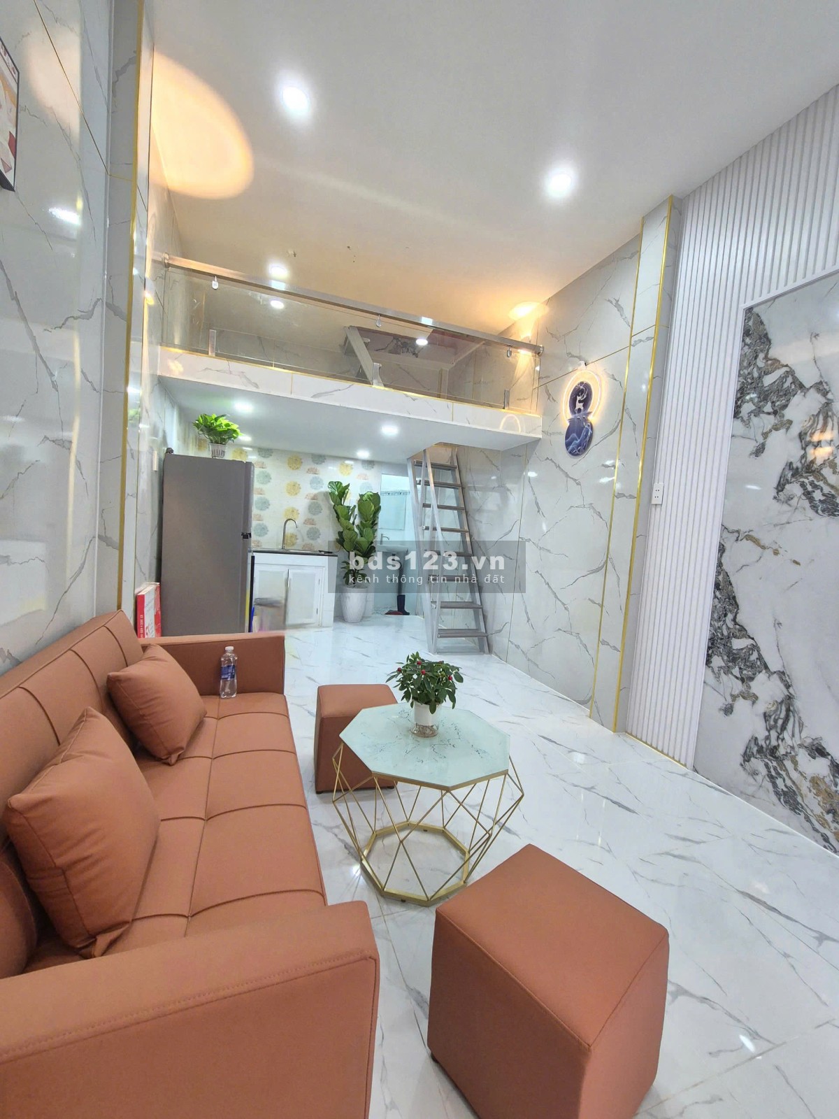 Chính chủ có căn 3 tầng, hẻm ba gác, giá rẻ nằm tại Âu Cơ , Tân Phú, full nội thất
