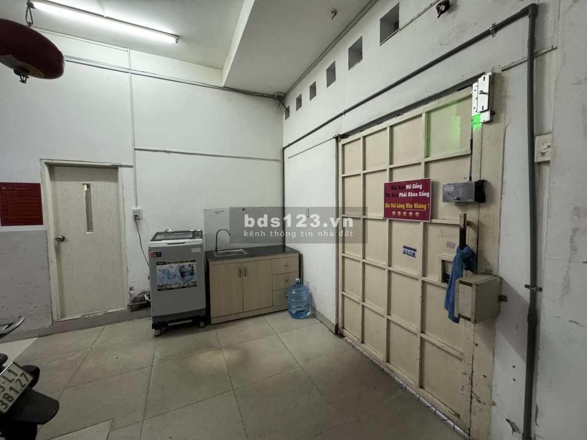 Phòng gác lửng cho sinh viên bao điện nước 62 Trương Công Định, quận Tân Bình