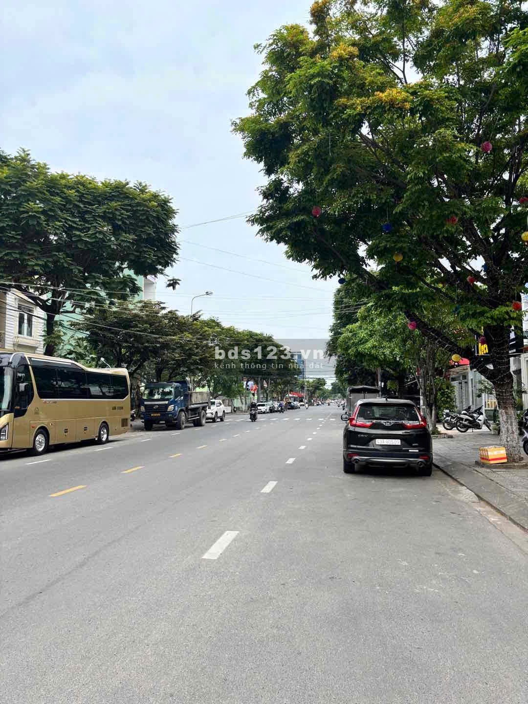 Bán Nhà Mặt Phố Phan Đăng Lưu. Giá Cực Tốt. Diện Tích 119m2
